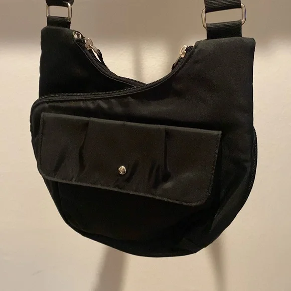 NWOT Baggallini RFID Cross City Bag in Black - Picture 2 of 11